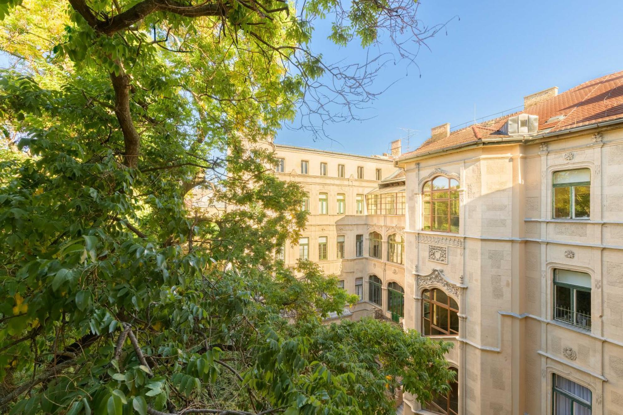 Millenium Spa-Heroes Apartamento Budapeste Exterior foto